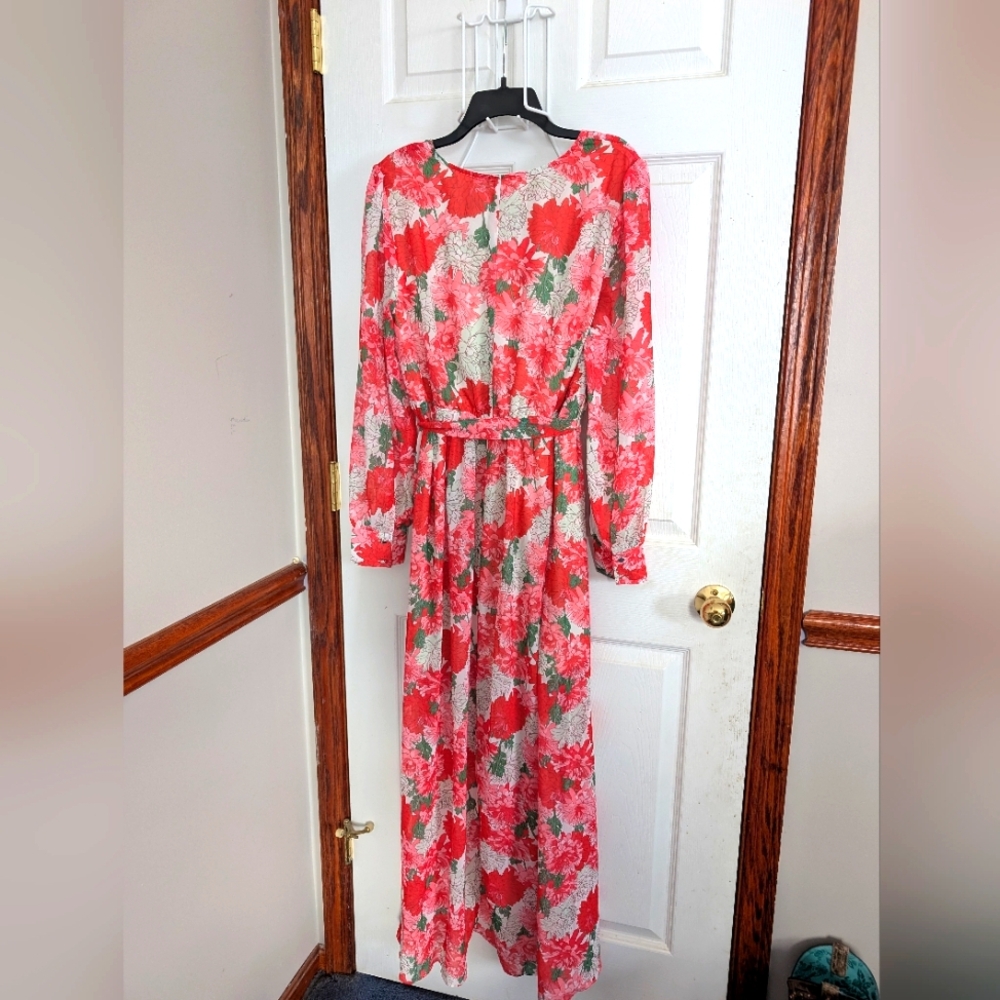 Floral floor length Dress - Picture 2 of 5